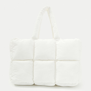 Bolso Tote Acolchado de Nailon Ligero para Mujer, Bolso de Hombro Casual Estilo Hobo con Logotipo Personalizado, Bolsos Pintados a Mano - Product Image 5