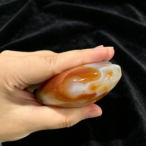 Cœur de Yoni poli en agate rouge et cristal de fleur de cerisier, produit en cristal naturel pour l'amour-propre féminin, vente en gros pour femmes - Product Image 5