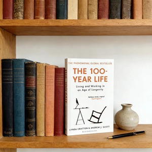 La vie à 100 ans : Adaptation à la longévité, planification <span class=keywords><strong>de</strong></span> carrière, stratégie <span class=keywords><strong>de</strong></span> vie, livre <span class=keywords><strong>de</strong></span> lecture <span class=keywords><strong>de</strong></span> Lynda Gratton et Andrew J. Scott - Product Image 5