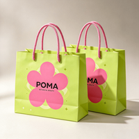 Sac cadeau en papier vert lime avec logo personnalisé, poignée en corde rose, imprimé floral, sac d'emballage pour cosmétiques, sac de shopping beauté, vente en gros