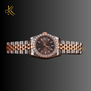 Reloj de cuarzo con diamantes Moissanite hecho a mano para alta precisión y estilo de lujo brillante con diseño de calidad superior - Product Image 1