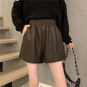 <span class=keywords><strong>Pantaloncini</strong></span> <span class=keywords><strong>in</strong></span> <span class=keywords><strong>Pelle</strong></span> Nera a Vita Alta per Donna, Casual, Taglia Grande, con Gamba Larga Snellente, Autunno Inverno - Product Image 6