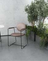 Chaise de salle à manger moderne simple en cuir de luxe léger avec fonction de refroidissement pliée en bois et en métal pour cuisine, hôtel, café, dressing, salle de sport