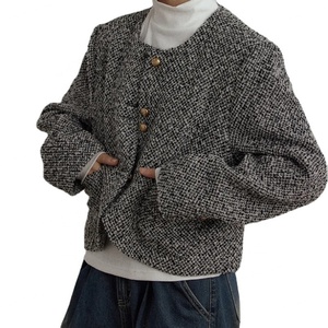 Costume de travail beige classique, élégant, en lin léger pour femme, blazer pour femme, blazer Arket pour femme - Product Image 2