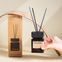 Haute qualité 100ml sans flamme Reed diffuseur parfum ensemble luxe carré couvercle en bois et bouteille en verre pour les mariages
