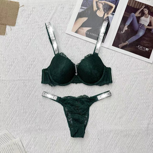 Set <span class=keywords><strong>di</strong></span> Lingerie Sexy in Pizzo Intrecciato Victoria's, Reggiseno Traspirante con Volant e Slip Ricamati, Lingerie per <span class=keywords><strong>Donna</strong></span> Seducente - Product Image 4