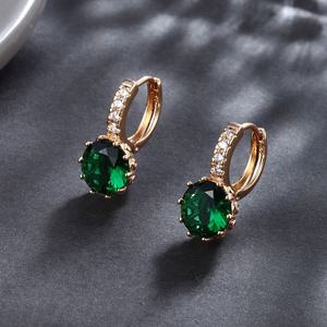 ต่างหูแบบห่วงหกกรงเล็บชุบทอง 14K ทำจากสแตนเลสสตีล ดีไซน์พู่ห้อยทันสมัย สั่งทำได้ตามต้องการ หรูหราเบาๆ เหมาะสำหรับงานปาร์ตี้ คุณภาพสูง - Product Image 3