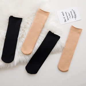 Calcetines cálidos y cómodos de terciopelo para mujer, medias gruesas, coloridas y lisas, para Otoño e Invierno - Product Image 2