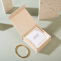Coffret de présentation de bijoux en crème avec pochette pour bracelet, collier, bague – Emballage cadeau, présentation au détail et mise en valeur de la marque