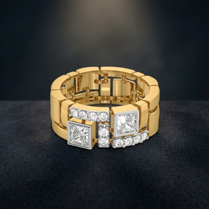 Anillo de Cóctel Geométrico de Oro Amarillo con Diamante de Corte Princesa en Bisel, Anillo de Boda Unisex de Lujo - Product Image 3
