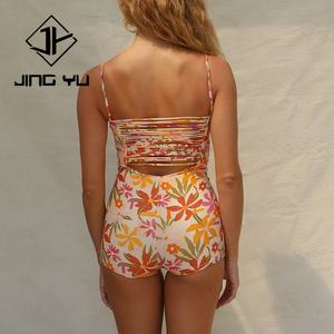 Maillot de bain OEM de haute qualité imprimé avec pompon au dos, maillot de bain personnalisé en tissu nylon recyclé, combinaison de surf - Product Image 5