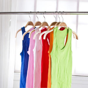 Cintres en bois en gros à double niveau, écologiques, multifonctionnels, antidérapants, durables, avec logo personnalisé pour armoire et magasin de vêtements - Product Image 3