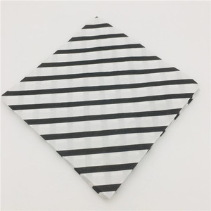 Serviettes en papier rayées noir et blanc, 2 plis, en pâte de bois vierge, style sac, pour événements et repas - Product Image 6