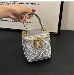 Bolsos de mujer Fabricante Bolsos de cubo cuadrado Personalizado de alta calidad Vintage Mini Chic Diseño de lujo Mujeres Señoras Bolsos de hombro - Product Image 4