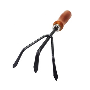 Outils horticoles <span class=keywords><strong>trois</strong></span> <span class=keywords><strong>dents</strong></span> râteau herbe labour outil acajou poignée <span class=keywords><strong>trois</strong></span> griffes ménage fleur culture - Product Image 4