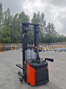 Almacén Montacargas Electrico 1.5Ton 2Ton Reach Truck Stacker Carretilla elevadora con 5M 6M 7M <span class=keywords><strong>8M</strong></span> 9M 10M 12M Altura de elevación - Product Image 4