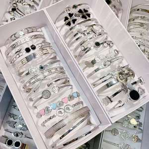 Bracelets Mixtes en Acier Inoxydable et Titane de Luxe pour Hommes/Femmes – Vente en Gros, Accessoires Tendance et Abordables - Product Image 3