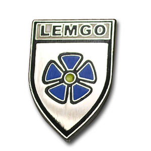 Broches de revers personnalisées en émail souple plaqué or, style sportif, fabriquées par estampage et sérigraphie - Product Image 2