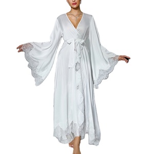 <span class=keywords><strong>Vestaglia</strong></span> Elegante Estiva Bicolore Nero e Bianco in Raso e <span class=keywords><strong>Pizzo</strong></span> Traspirante, Stile Lusso Leggero, Maniche a Campana Lunghe, con Laccio, Sexy per Casa - Product Image 1