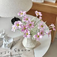 Bunga Cosmos Buatan Realistis, Buket Daisy Sutra untuk Dekorasi Interior Rumah, Rangkaian Pernikahan, dan Perlengkapan Fotografi