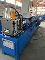Ligne de production de panneaux de porte métalliques certifiée CE, machine de formage de rouleaux à volet roulant entièrement automatique, entraînée par une pompe à moteur