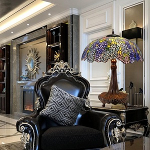 Lampe de table en verre Tiffany personnalisable, style européen, base en laiton, motif glycine, pour l'éclairage et la décoration de la maison - Product Image 2