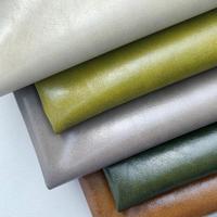 Cuir synthétique ciré brillant gaufré en gros de Chine pour ceintures, chaussures, sacs, canapés, vêtements