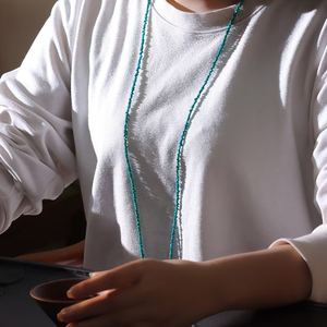 قلادة من حجر الفيروز الأزرق الملاكي، مصنوعة يدويًا، بطول 40 سم، حجر منحوت، هدية عيد الميلاد، صندوق هدايا، صنع في الصين، FUJ - Product Image 4