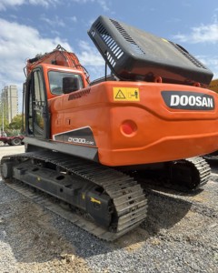 Excavatrice d'occasion de 30 tonnes Doosan DX300 Excavatrice lourde d'occasion économique Excavatrice importée d'occasion - Product Image 1