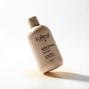Lotion corporelle hydratante douce aux noix 500ml pour peaux sèches - Product Image 1