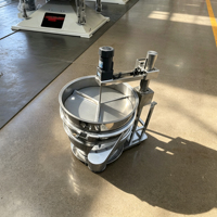 Machine à tamiser vibrante verticale robuste en acier inoxydable pour poudre de sucre roux résistante à l'humidité avec tamis à racloir et moteur vibrant