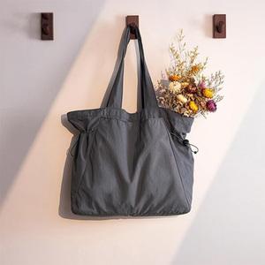 Pop vente <span class=keywords><strong>sac</strong></span> fourre-tout en Nylon léger pour les femmes à la mode étanche grande capacité <span class=keywords><strong>sac</strong></span> de Sport de plein air doublure en coton réutilisable - Product Image 6