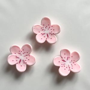 Nueva Figura Decorativa de Resina con Diseño de Flor de Ángel y Cereza, para Decorar Fundas de Teléfono y Accesorios para el Cabello - Product Image 5
