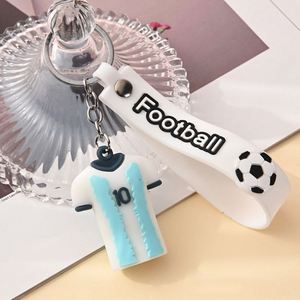 Petits ornements mignons et durables en forme de maillots de football, pendentifs cadeaux en PVC souple pour Noël, anniversaire, mariage - Product Image 1