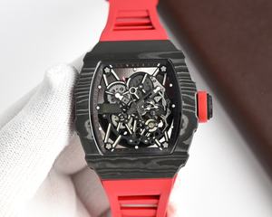 นักออกแบบแบรนด์หรูสร้างสรรค์นาฬิกาจักรกลแบบโปร่งสำหรับผู้ชายระดับไฮเอนด์ พร้อมคุณสมบัติกันน้ำลึก เหมาะสำหรับการใช้งานในเชิงธุรกิจ - Product Image 1