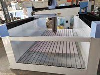 Machine de gravure pour l'industrie de la mousse en bois, 1325, routeur de table cnc vertical, 5 axes cnc