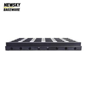 24 Uit Één Stuk Vormende Vorm Broodbakje Commerciële Industriële Bakkerij Gealuminiseerd Staal Min Vierkante Broodbakvorm - Product Image 5