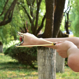 PIAOYU Tragbare Klapp-Schleuder mit Legierungskopf und Flachgummi, Hohe Leistung für Präzisionsschießen im Freien, Faltbare Taschen-Zwille - Product Image 5