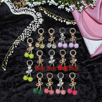 Porte-clés multifonctionnel de luxe en alliage de zinc, motif cerise rouge tendance, pour sacs, sacs à main, bijoux fins et pendentifs