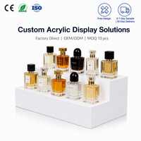 Présentoir cosmétique personnalisé en acrylique blanc, présentoir à parfums multi-niveaux en forme d'échelle, table de présentation de maquillage, fabricant de présentoirs.