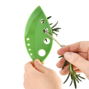 Cortador de hierbas de plástico verde con 9 orificios, rebanador manual de hierbas para romero y tomillo, herramienta de cocina - Product Image 3