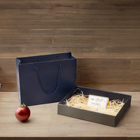 Coffret cadeau magnétique en saphir avec sac en papier, garniture en raphia et carte de vœux personnalisée pour cadeaux d'entreprise