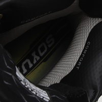 Location de patins de hockey sur glace professionnels durables en fibre de carbone avec bâton de hockey sur glace et rondelle