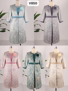 Vêtements pour femmes au design élégant avec tissu de haute qualité, robe longue, costume - Product Image 6