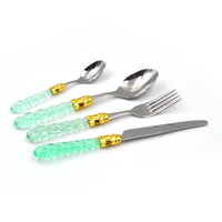 Emerald Luxe Couverts Vaisselle occidentale Manche plat en plastique Couteau à steak en acier inoxydable Fourchette Cuillère Vaisselle occidentale Ensemble de 24 pièces