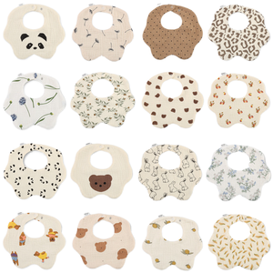 Buena calidad Xinyunzy 360 grados pétalo para niños recién nacidos bolsillo Drool toalla Clase A algodón seis capas gasa bebé babero - Product Image 1