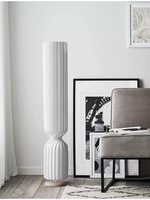 Lampadaire en tissu plissé, design minimaliste en forme de colonne sablier, lumière LED chaude, pour salon, chambre, hôtel, décoration d'angle