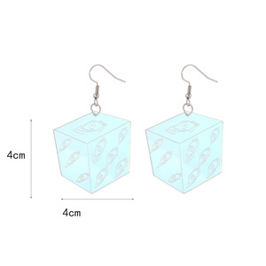 Boucles d'oreilles en acrylique double face style <span class=keywords><strong>laser</strong></span> 2 couleurs Anime JJK, artisanat en résine pour cosplay - Product Image 2