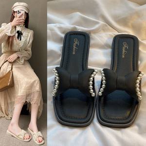 Zapatos de playa de suela blanda, versátiles y a la moda, para usar con pantuflas planas informales para mujer. - Product Image 2