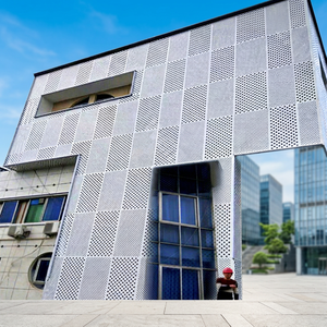 Revêtement de façade en aluminium perforé pour murs-rideaux, panneau extérieur moderne pour bâtiments commerciaux et résidentiels - Product Image 1